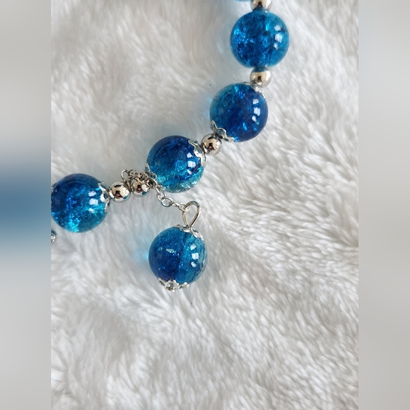 Blue Beaded Butterfly Elastic Charm Bracelet - Picture 4 of 9